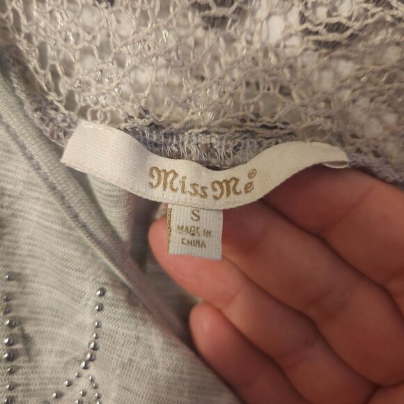 6/$30 Miss Me Womens Long Sleeve Boho Embellished Top Size S Gray - Picture 5 of 9